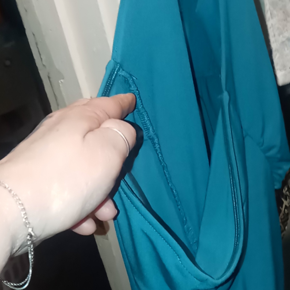 CUTE SLEEVELESS TOP - Picture 4 of 4